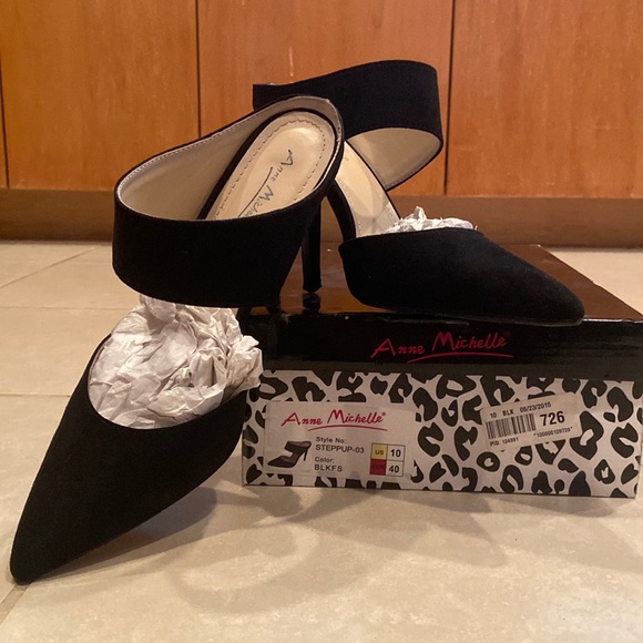 Slip-on 5” Heels - Picture 2 of 7